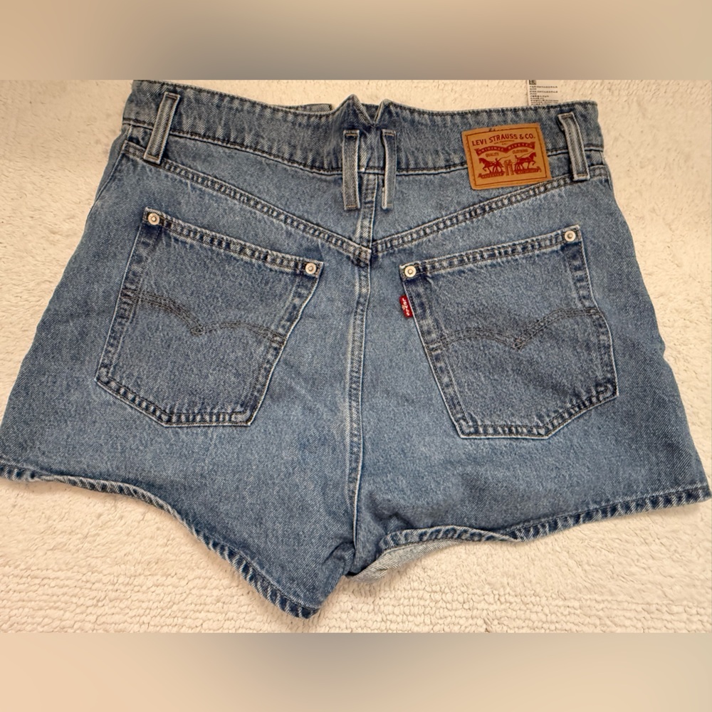 Levi's Light Wash Blue High Waisted Mom Denim Shorts with Contrast Stitching